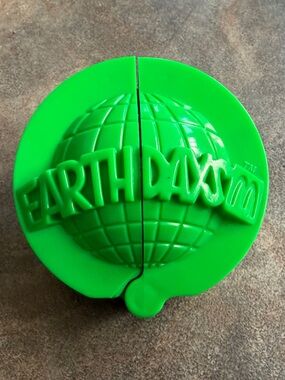 McDonald’s Earth Day Toy 1993 (binoculars)